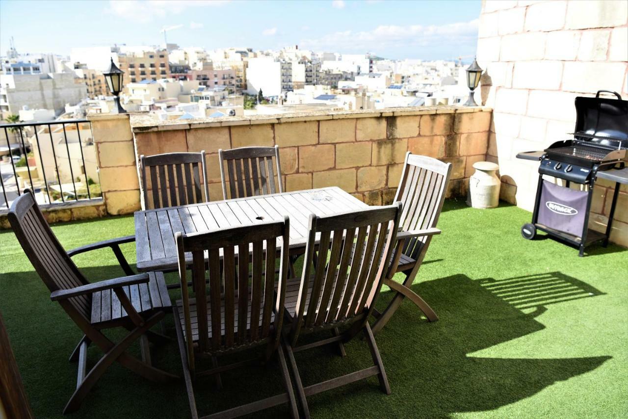 Appartement Red Malta - The Bijou Penthouse à San Pawl il-Baħar Extérieur photo